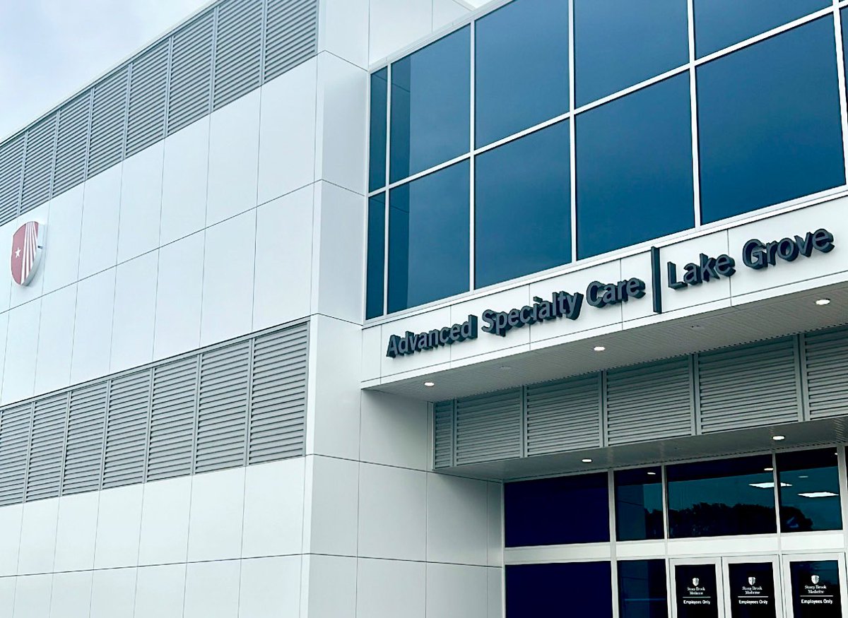 drhpaz's tweet image. Welcome to Advanced Specialty Care at #LakeGrove, @StonyBrookMed’s newest multispecialty care facility! Follow along today as we celebrate the opening at our ribbon-cutting ceremony. #WeAreStonyBrookMedicine