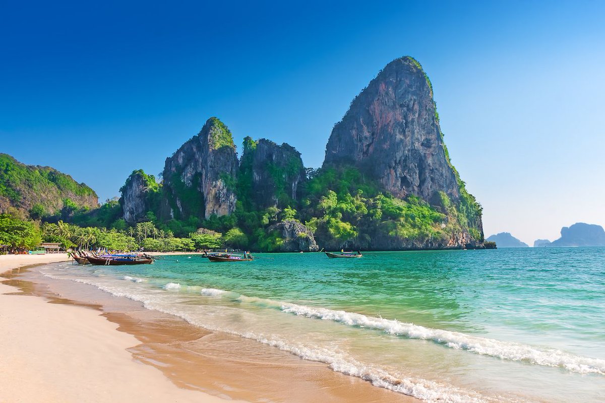 CAEP_Adventure's tweet image. Marvel at white-sand beaches, decorative longtail boats, and striking island towers that seem to surge out of the water 🏝️😎 @CAEP_Docs @CAEPConference Join Adventure CAEP in Thailand Nov 26 - Dec 6 caep.ca/adventure-caep… Deadline to register is July 26
matadornetwork.com/read/outdoor-a…