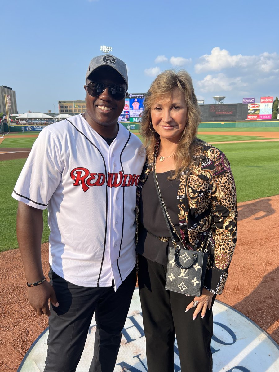 When you combine the Y, a penguin and a <a href="/BuffaloBills/">Buffalo Bills</a> legend, you know it’s going to be a good night! Thanks to the <a href="/RocRedWings/">Rochester Red Wings</a> for another wonderful night celebrating our amazing staff and volunteers. We’re eternally grateful for our crew and their dedication to our community.