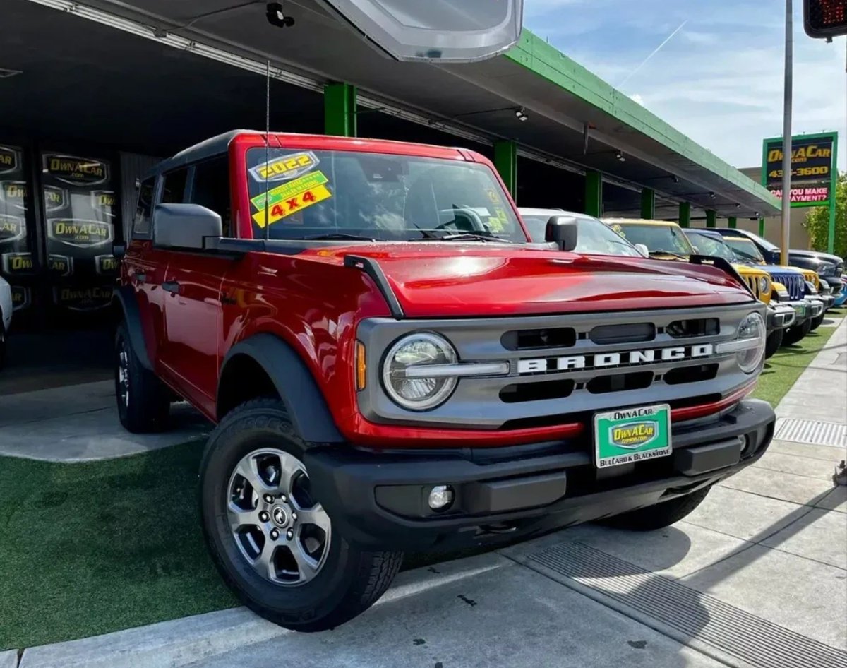 OwnACarCA's tweet photo. Buy our bold 2022 Ford Bronco Big Bend 4 Door 4X4 in Race Red and begin your adventures with confidence! Powered by a TurboCharged 2.3 Liter EcoBoost 4 Cylinder generating 300hp connected to a 7 Speed Manual transmission for unrelenting capability. https://t.co/dPqcnC6OXo