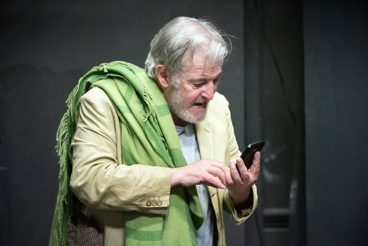 Edmund Dehn (@edmunddehn) on Twitter photo "How do I turn this bloody thing to silent?" Even King Lear gets furious with his phone - or does he? #LearAlone plays tonight and till 22/7 <a href="/GooseTheatre/">Golden Goose Theatre</a> starting at 6.30. Come and see one of our Edinburgh previews! <a href="/La_Lawrie/">Sarah Lawrie</a> @AShrubsall <a href="/EdmundDehn/">Edmund Dehn</a> "How do I turn this bloody thing to silent?" Even King Lear gets furious with his phone - or does he? #LearAlone plays tonight and till 22/7 <a href="/GooseTheatre/">Golden Goose Theatre</a> starting at 6.30. Come and see one of our Edinburgh previews! <a href="/La_Lawrie/">Sarah Lawrie</a> @AShrubsall <a href="/EdmundDehn/">Edmund Dehn</a>