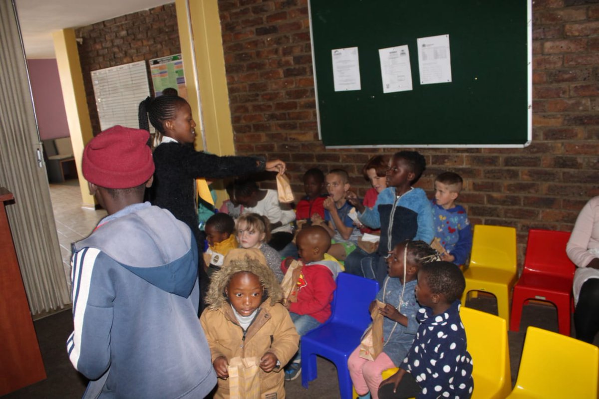 taalnetofficial's tweet photo. Thank you to AgroServe and McDonald's Kempton Park for collaborating with us and making this Mandela Day great for the staff and children at Kempton Park Children's Welfare. #itsinyourhands  #67minutes #lovechildren #KemptonPark #MandelaDay https://t.co/NYT635hixe