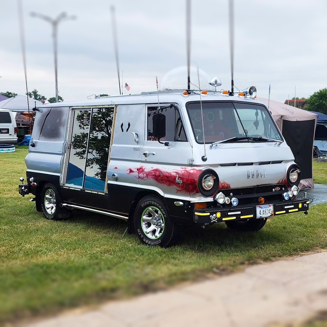 _VanCult_'s tweet photo. Van Window for a Wednesday!
..
#tagthevanowner #tagthevan #tagtgephotographer
..
#vanwindow #van #boogievan #customvan #dodge #dodgevan #mopar #early #a100 #bigasswindow #vannin #vanlife #vanporn #noportholewindowstoday #portholeless #vancult #getinandgetiton https://t.co/Bmf4gzFviS