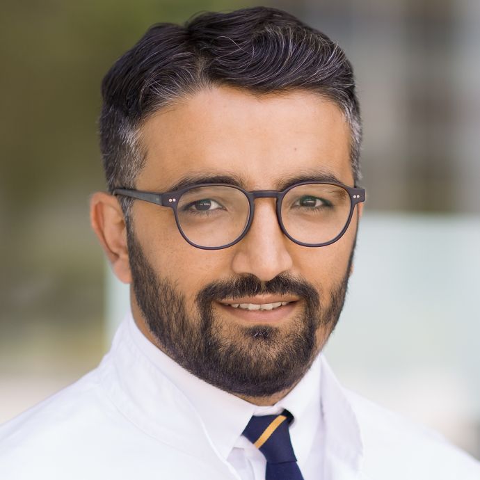myESR's tweet image. 📢 Introducing Saif Afat, the New Chair of Radiology Trainees Forum Subcommittee (RTF)!

Thrilled to have Saif Afat as the Chair for RTF! Representing radiology trainees' views and interests, his leadership promises a bright future! 🌟 #RadiologyTrainees #Leadership #NewChair