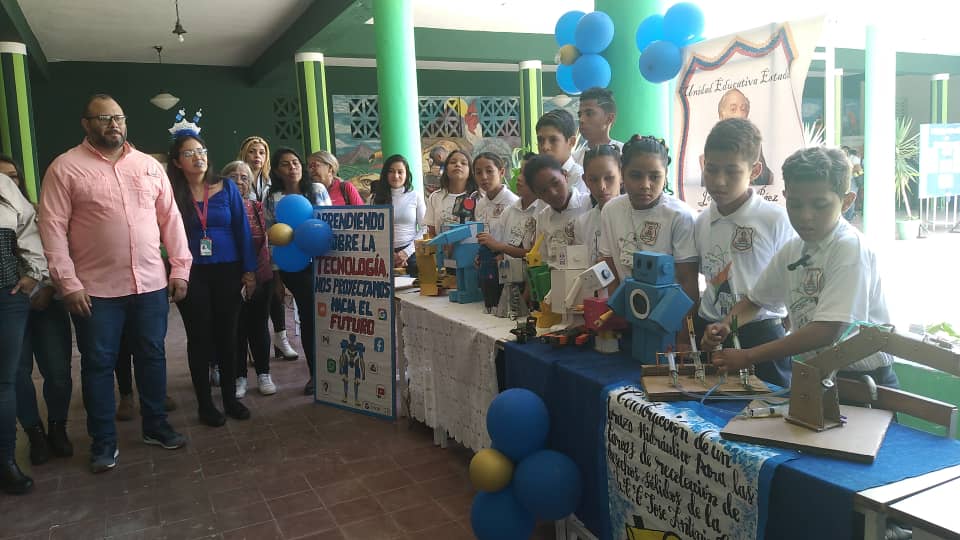 #19Jul | Más de 30 instituciones de Carabobo comparten proyectos en Encuentro Estudiantil de Robótica

Más detalles ➡️ tinyurl.com/2737x4xw

#CienciayEducación #SemilleroCientífico