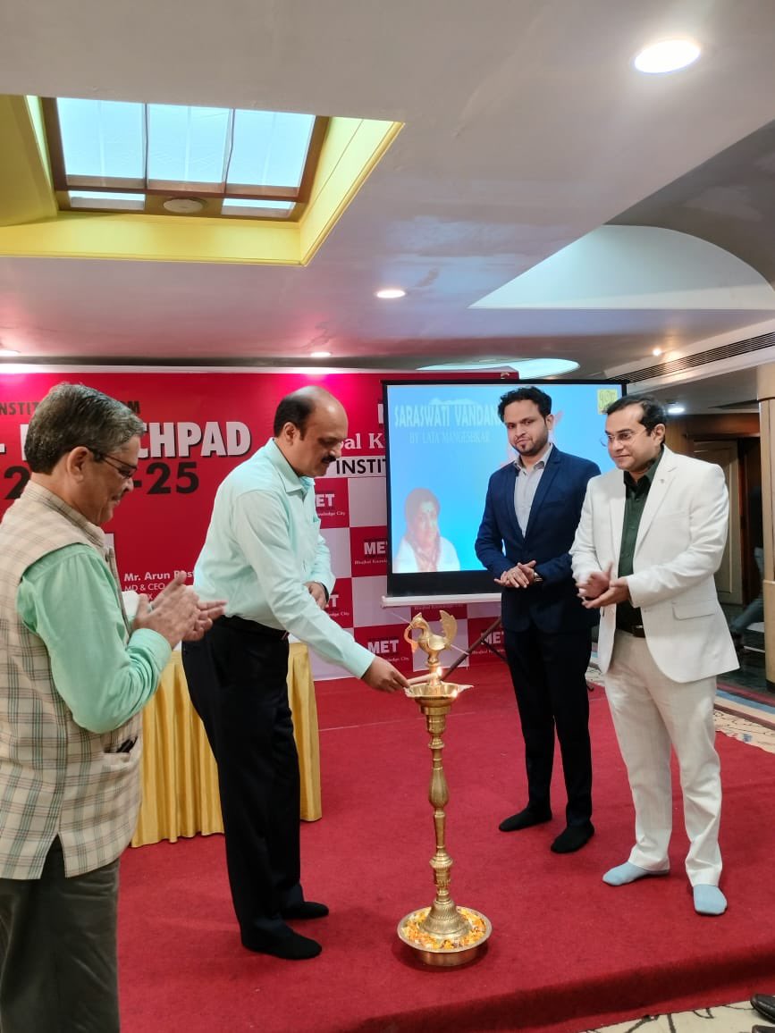 arpit_beriwal's tweet photo. #Life comes a full circle💫 ⭐️✨
It’s always good to be back at where it all started ⏪⏩
Really grateful to be invited as the “Guest of honour “at #METcollege for current batch of PDGM students (2023-25)
#Patience #Passion #Perseverance are key to success ✨ https://t.co/vvZxPeRwvC
