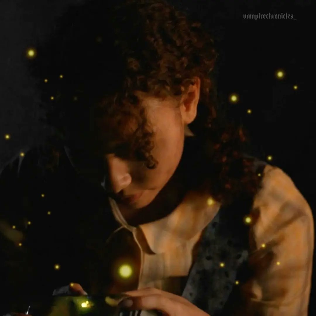 vampchronicles_'s tweet photo. third week– an outfit / character look i can't wait for in season 2...
-
claudia's tragic yellow dress.
i'm mentally preparing myself to endure how heartbreaking it will be when louis finds out what claudia's fate was. 😮💨
#ids2 #iwtvs2 https://t.co/IjaL6BV5TM