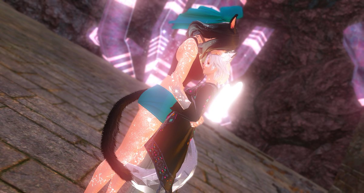 spaceprincessy's tweet photo. Hey, you know what day it is?

Woman crush Wednesday 🤭

A soft and tender moment 💙

2/3

- with @starpuppyXIV

#ffxivsnaps || #miqote || #reshader || #gposers || #lovelygirlposes https://t.co/Ta6U5Xzmjm