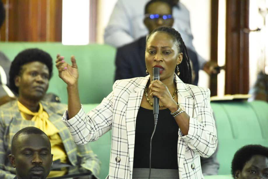 nakimuli_helen's tweet photo. I had to rise on this important matter fronted in the report of the committee on Equal Opportunities regarding state of children’s affairs @Parliament_Ug 

It’s on a bad record that most parents especially men do not want to take up their family responsibilities. 

1/2 https://t.co/2S7LbLHr44