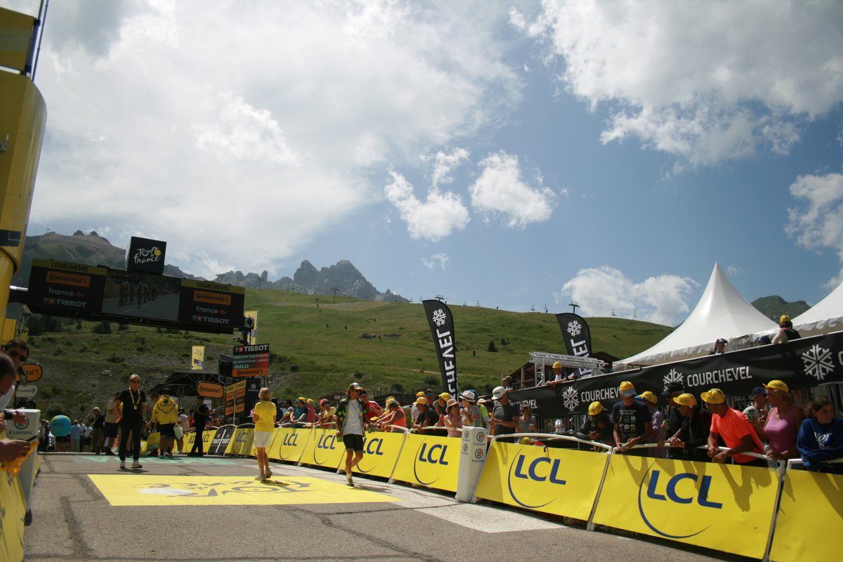 Prefet73's tweet photo. 🚵 #TDF2023 / Le #TourdeFrance2023 est lancé en Savoie !
Les services de l’État sont mobilisés pour assurer la sécurité pendant cette 17ème étape entre Saint-Gervais Mont Blanc et Courchevel.
@SDISsavoie @SavoieDepart @Gendarmerie_073 @LeTour #DIRCE #SAMU https://t.co/gdY2hZ2h8r