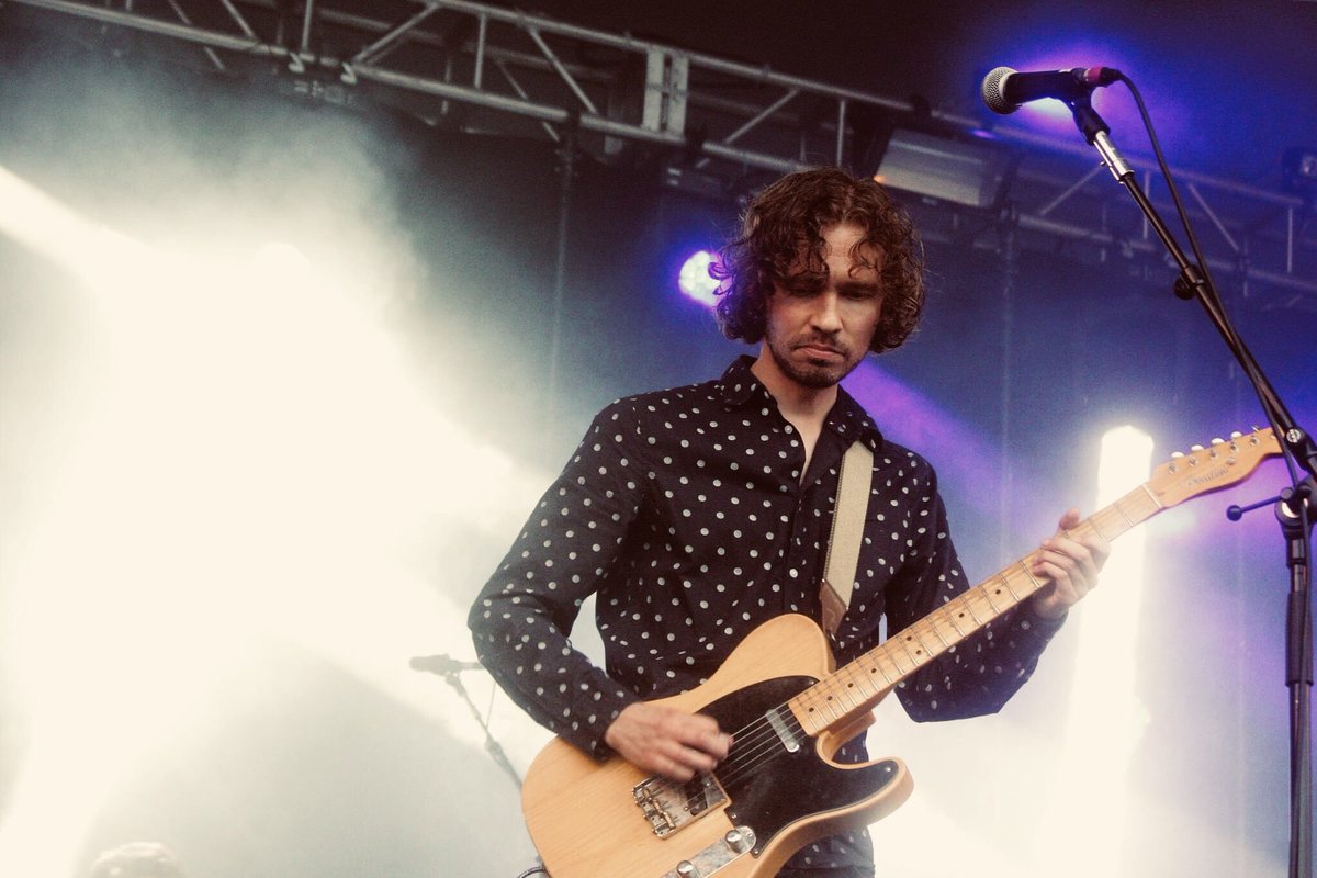 Excited to play Baldock Folk Club tonight, doors are at 7:30pm. Friday I’m playing <a href="/uptonblues/">Upton Blues Festival</a> festival with my band. We’re on at 3pm on the riverside stage. Hope to see some of ya there x 🤘🙌 
📸 Chris Clarke Photography