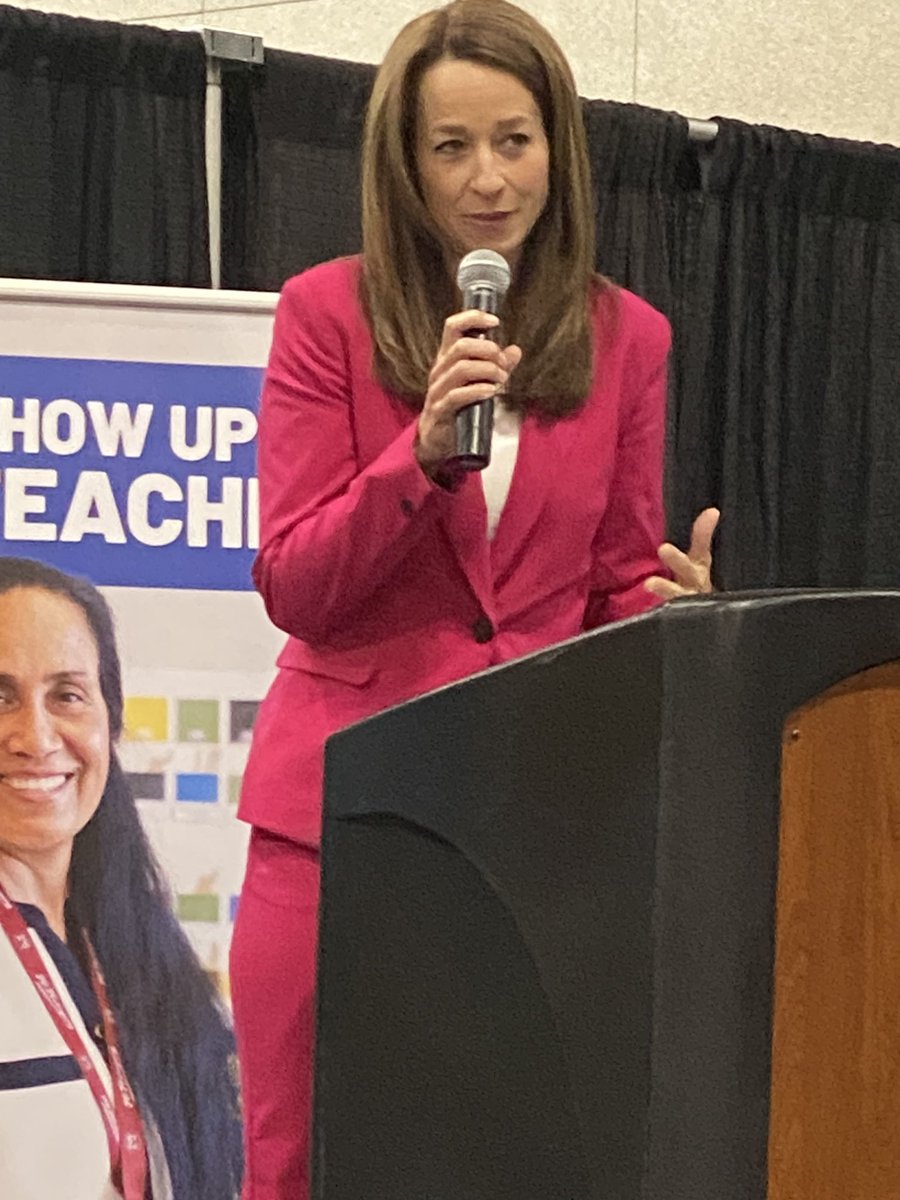 Sarah Young tweet media