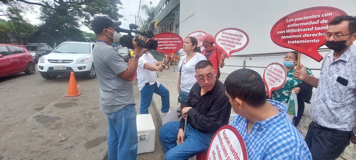 FUNDHEC's tweet photo. @IESS_YoTeGuio @IESSec Sr. Presidente del IESS apesar de a ver alertado, hace más de unos meses, que el hospital Teodoro maldonado no ha echo la adquisición de los medicamentos anti hemofilicos factorVIII 500Ui Y 1000UI nos encontramos ya desabastecidos, en riesgo total de muerte https://t.co/droL1BlxxH