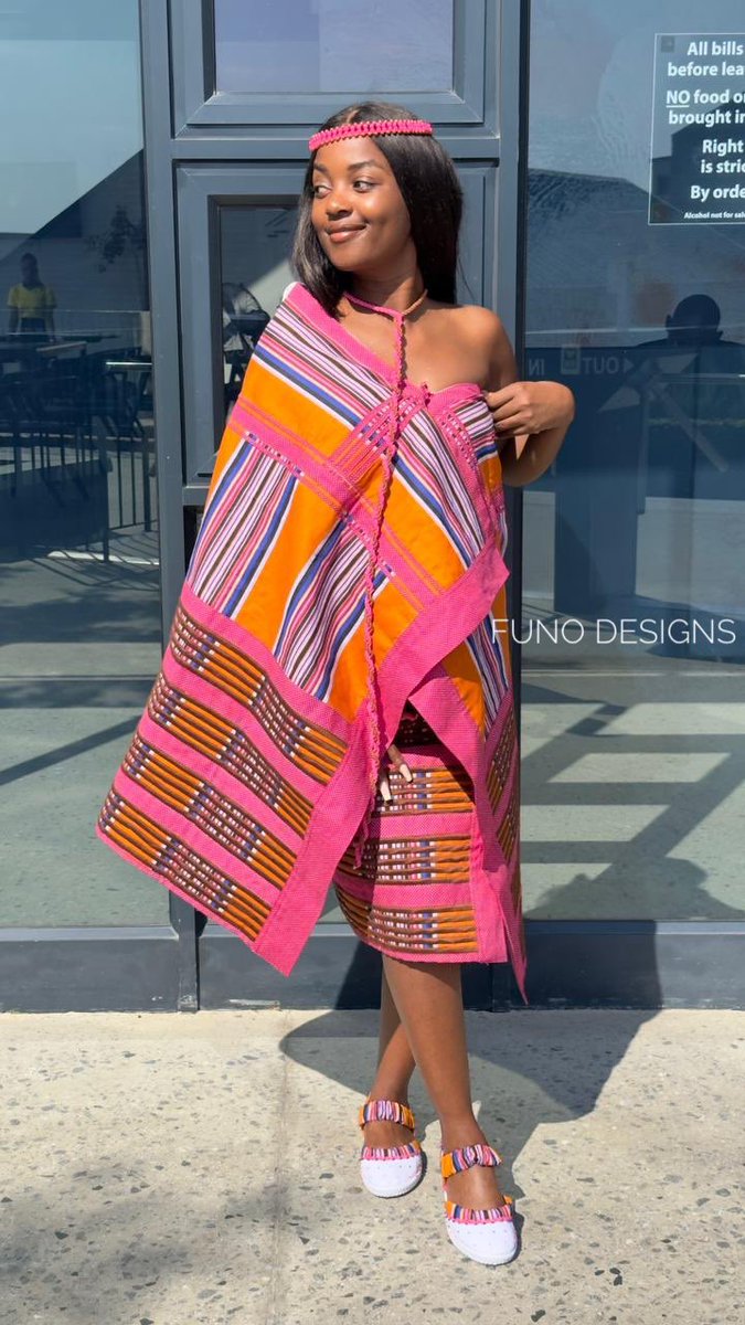 FunoDesigns's tweet image. Her traditional regalia represents more than just clothing; it is a symbol of her ancestral history and the traditions that define her cultural identity. 

She wears it with pride and dignity 😍