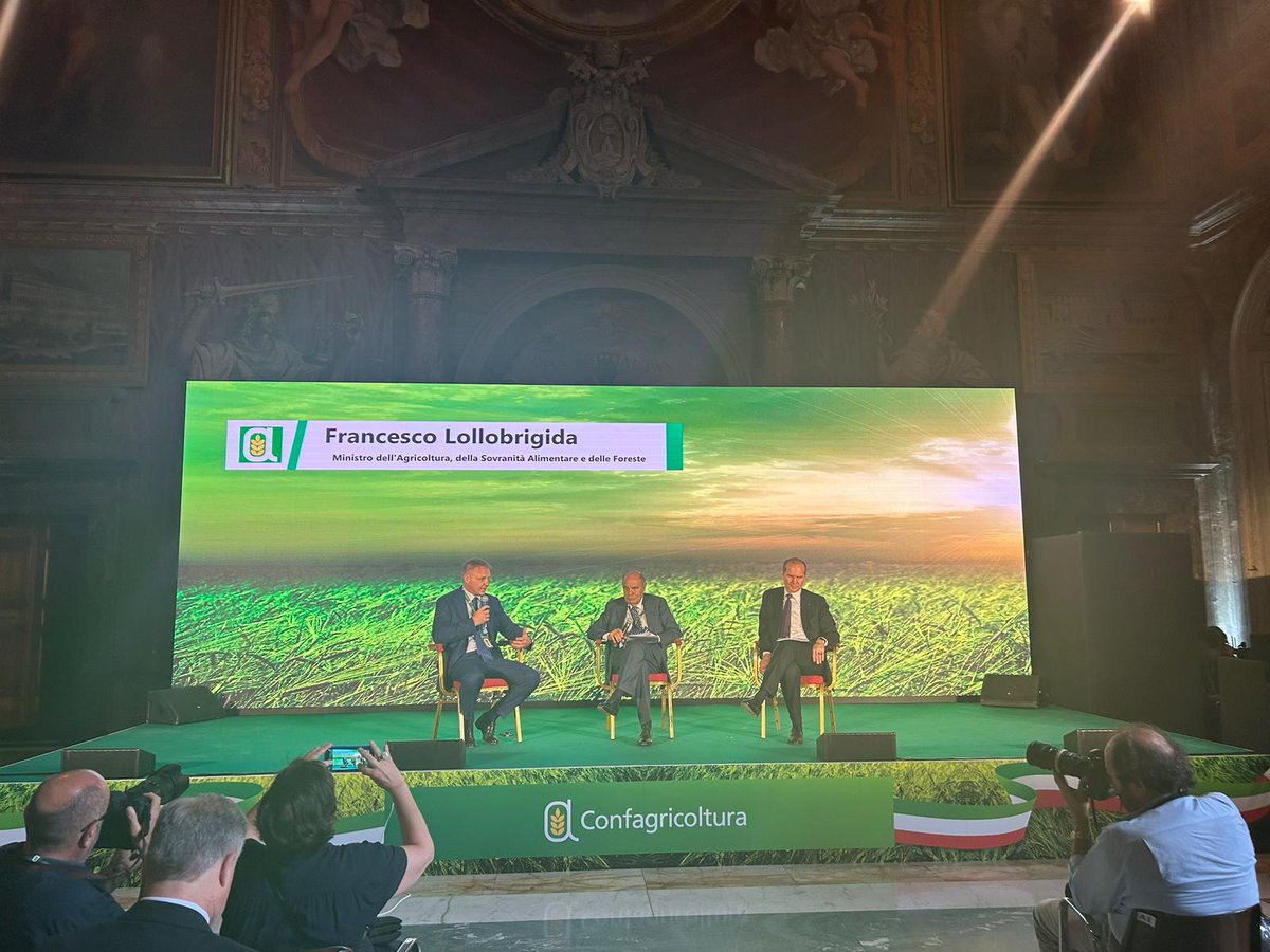 JTI Italia (@jti_italia) on Twitter photo Da quando siamo in Italia abbiamo a cuore lo sviluppo della filiera del tabacco lavorando in sinergia con gli stakeholder del territorio per renderla insieme più efficiente e sostenibile. Per ribadire il nostro impegno, qualche giorno fa eravamo all'assemblea di <a href="/Confagricoltura/">Confagricoltura</a>! Da quando siamo in Italia abbiamo a cuore lo sviluppo della filiera del tabacco lavorando in sinergia con gli stakeholder del territorio per renderla insieme più efficiente e sostenibile. Per ribadire il nostro impegno, qualche giorno fa eravamo all'assemblea di <a href="/Confagricoltura/">Confagricoltura</a>!