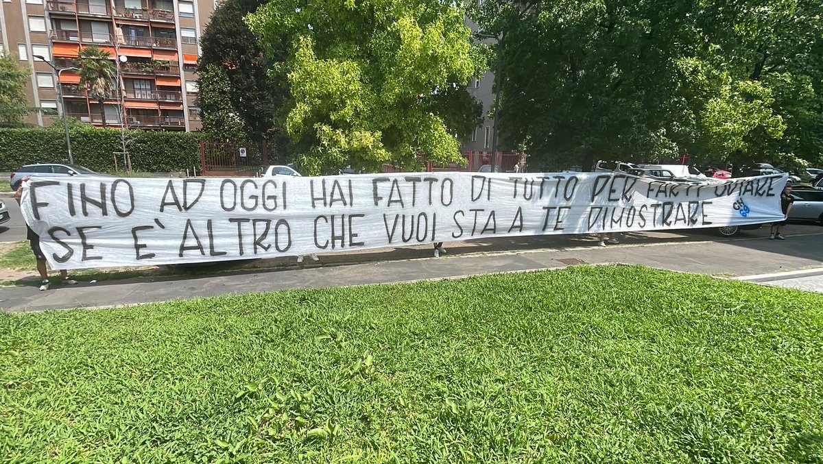 marifcinter's tweet photo. “Fino ad oggi hai fatto di tutto per farti odiare. Se è altro che vuoi sta a te dimostrare”

Lo striscione della Curva Nord per #Cuadrado https://t.co/zWEP1VwSZw