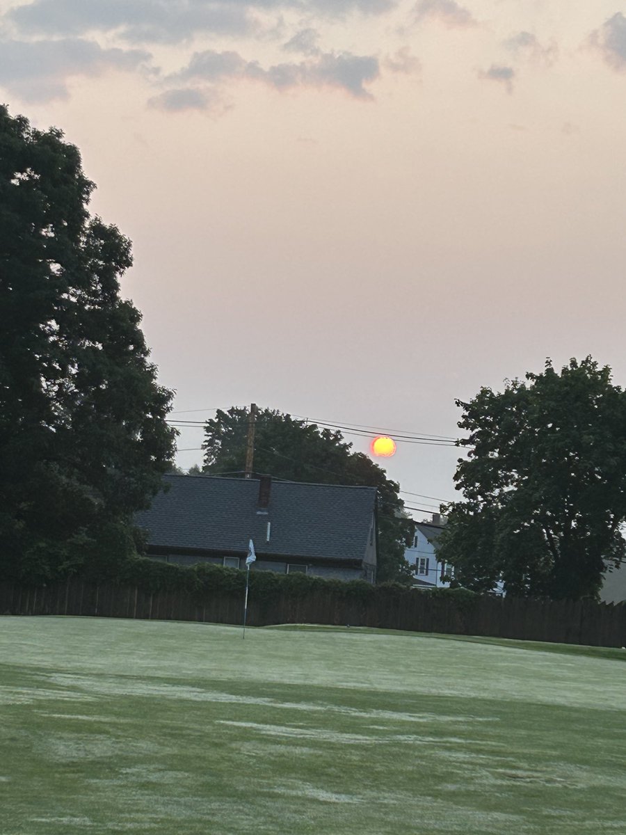 BigSwillySafa's tweet photo. Beautiful hazy sunrise this morning! https://t.co/IXPfKHAM0z