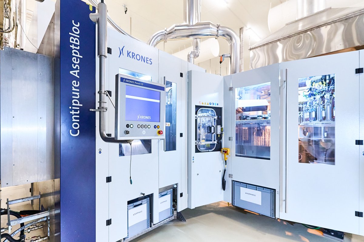 KronesAG's tweet photo. Have you ever wondered how our packaged beverages are actually carefully sterilised? The #Contipure AseptBloc cleans the complete bottle surface from both the inside and the outside. ๐ฟ๐งฝBacteria will not stand any chance. โ๐ฆ #Krones #KronesAG #GermanBlingBling https://t.co/T8MDX2wtFt