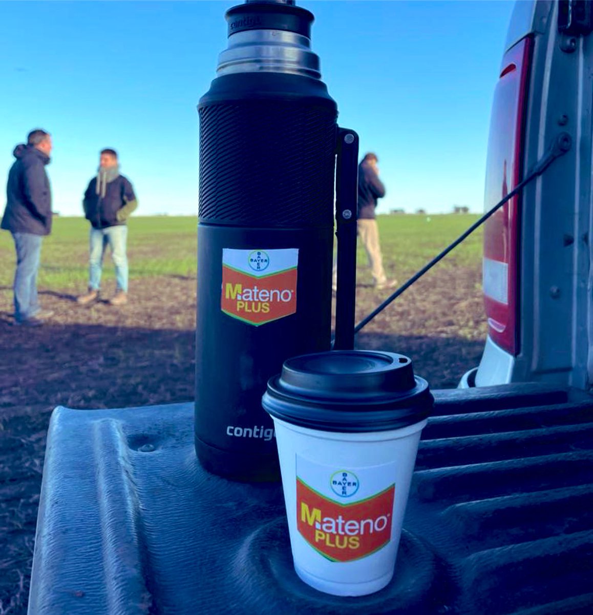 Damiantwr's tweet photo. Muy buena tarde de intercambio técnico evaluando #MatenoPlus en Trigo.
Gracias a todo el Equipo @AgroBayerAR, muchos colegas hacia tiempo no veía.
Prometí ser buen anfitrión de @Rolobidegain , @solarroquy y Equipo. ☕️🥐.
• 📌 San Cayetano
#Raigras #Nabolza https://t.co/zoG1g1ha4L