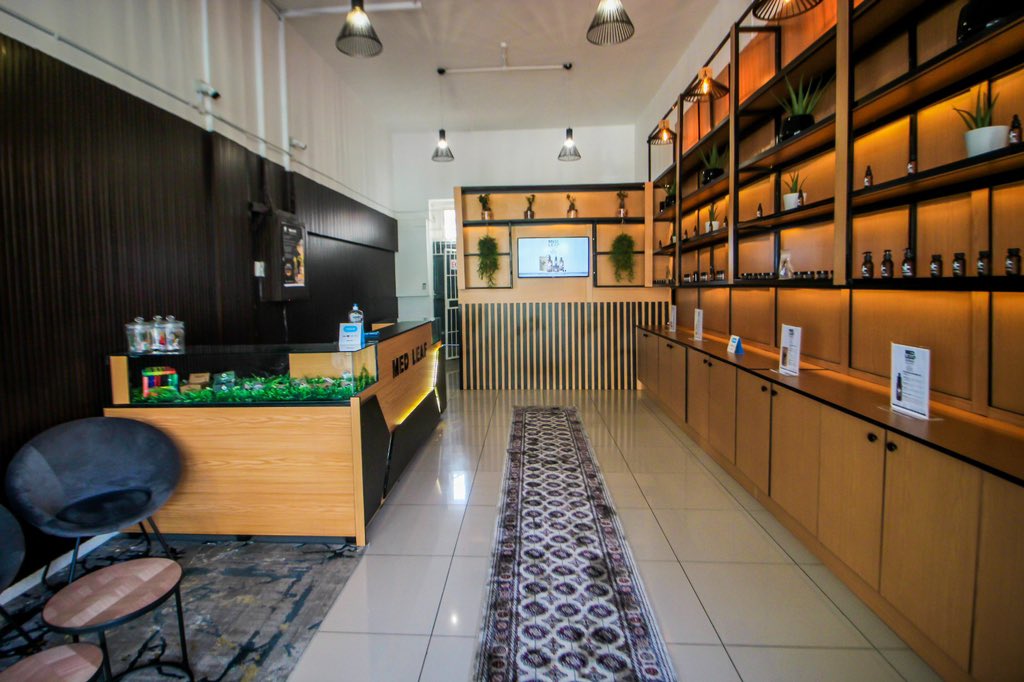 MEDLEAFSA's tweet photo. ๐ฟ Our mission is to make CBD accessible to everyone at an affordable price! ๐ฏ
Visit your nearest Med Leaf SA Store and explore the incredible benefits of CBD. ๐ #CBD #MedLeafSA #AffordableWellness #HealthAndWellness https://t.co/G9gYXxD0q1