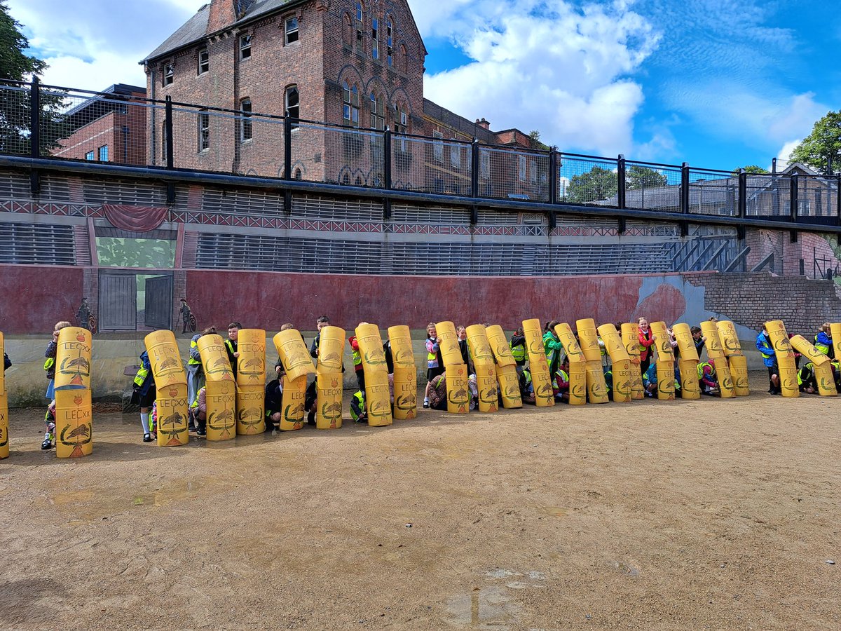 BarntonMrsD's tweet photo. Let the battle commence.....
Y3 are learning all about battle formations.@BarntonMissHL @BarntonMissR https://t.co/GjU14fPGQf
