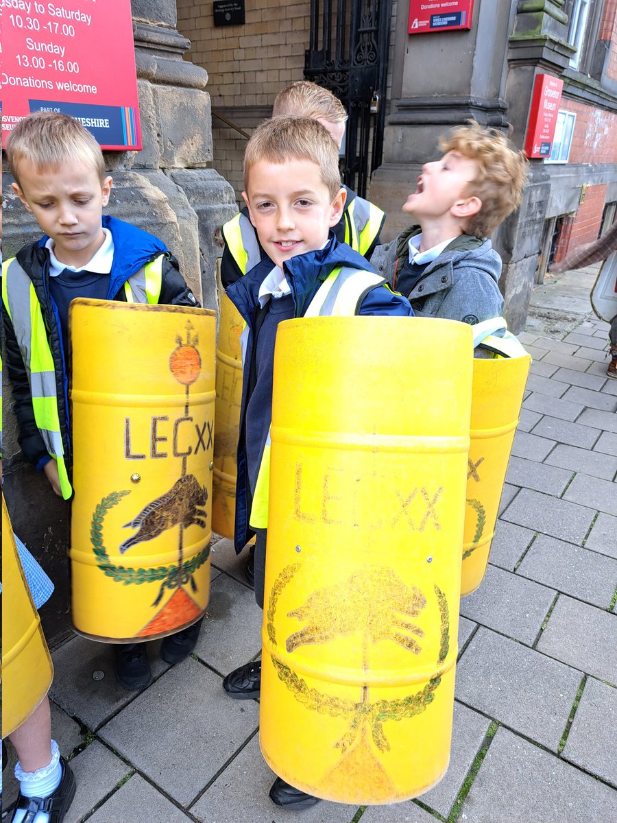 BarntonMrsD's tweet photo. Let the battle commence.....
Y3 are learning all about battle formations.@BarntonMissHL @BarntonMissR https://t.co/GjU14fPGQf