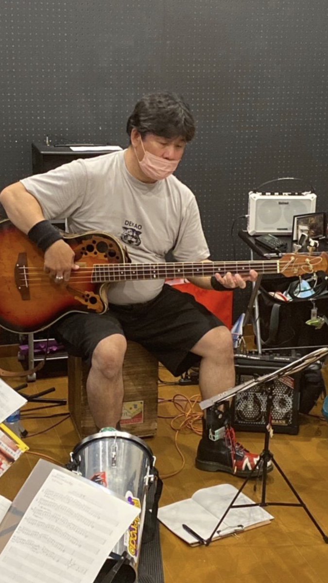 debusobaspecial's tweet photo. 好評につき第二弾やりますよっ
٩( 'ω' )و✨

8/13(日)
時間は調整中

ルート弾きから5th、下5th、7th、休符の使い方

ペンタトニックスケールでアドリブ、フィルイン

ハーモニックマイナー・パーフェクト5th
など
初回は難しくしすぎたから次回は少し簡単丁寧にしますよ
✋(*´ω`*) https://t.co/BHjO9WnLIs