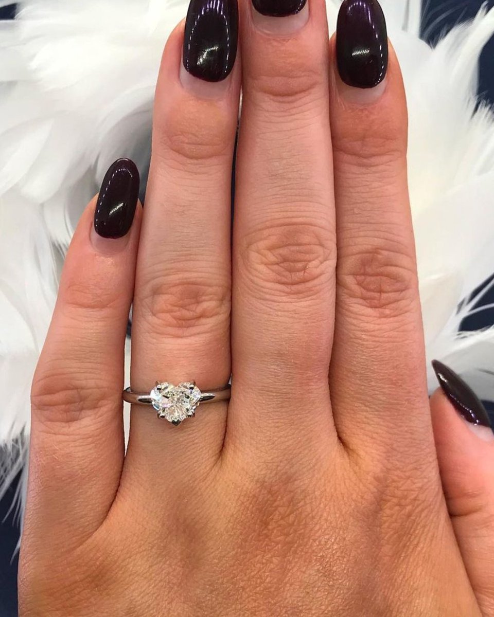 AngelicDiamonds's tweet image. What do you think of heart-shaped diamonds? ❤💔

#AngelicDiamonds #UKDiamonds #UKJewellery