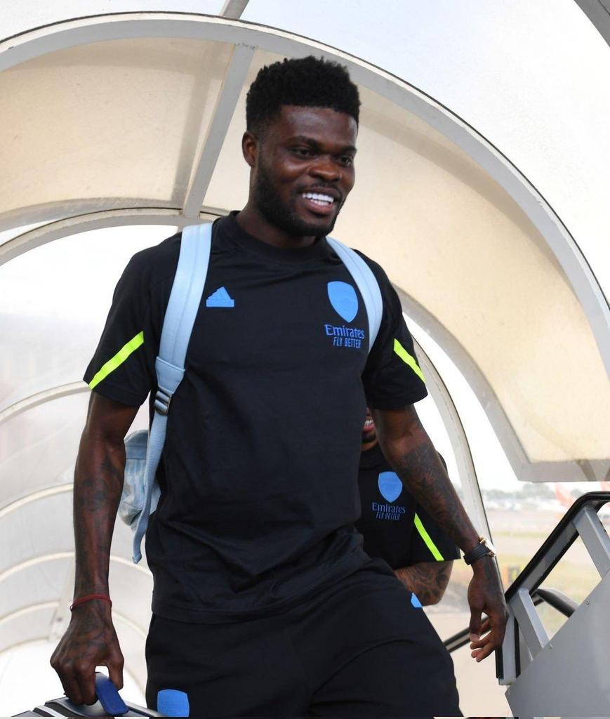 We did it guysssss thanks <a href="/Arsenal/">Arsenal</a> thomas partey is staying retweet and like guys we did it am so happy😍😍😍