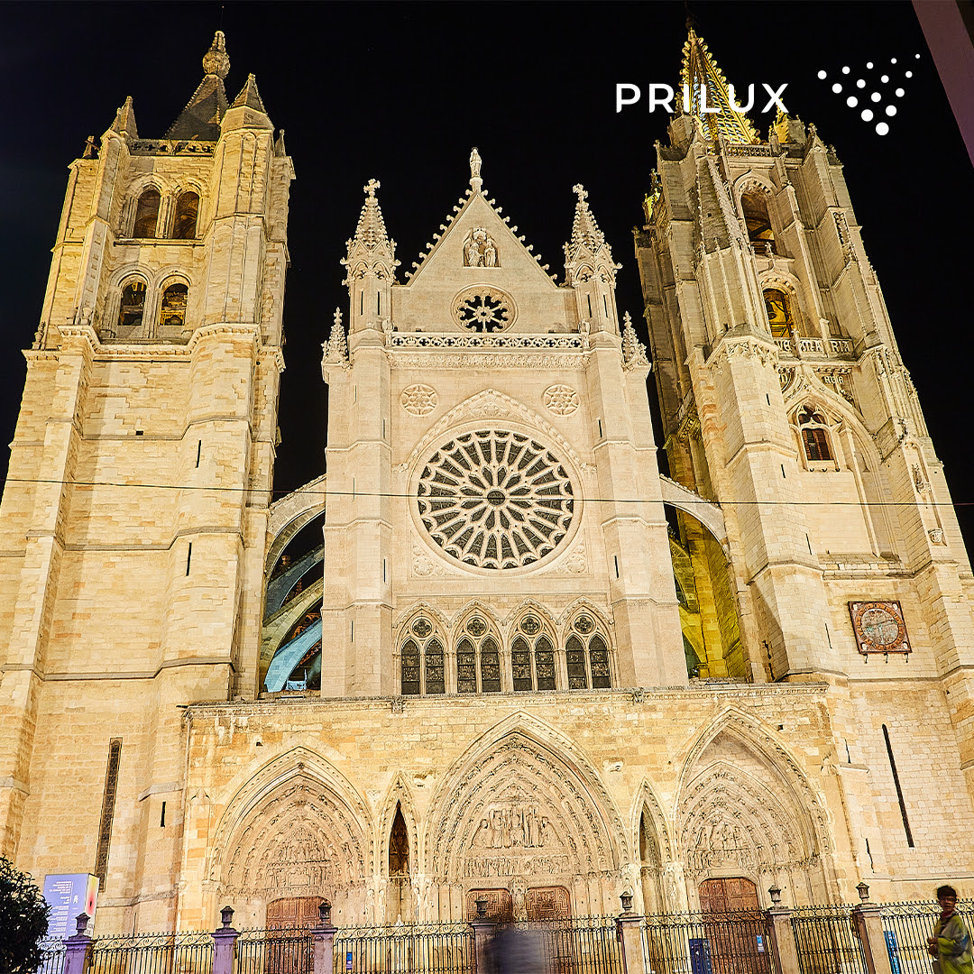 ElectroStocks's tweet photo. 📢 @grupoprilux : Renueva la iluminación de la fachada oeste de la Catedral de León.

Conoce todos los detalles ⤵️
✍🏻https://t.co/jFrE5okj6h

#GES #GESCoreProgram #instalador #instalaciones #prilux https://t.co/IMZnWFwrz1