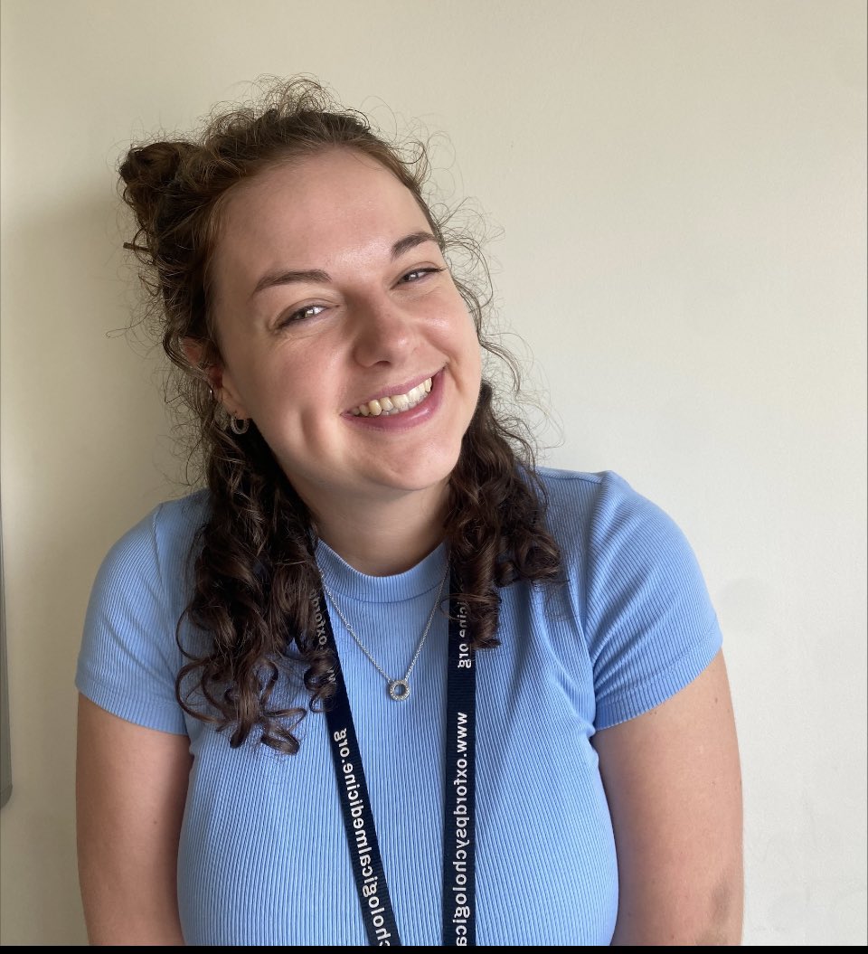 Today the @oxfordcranio Unit are joining together to thank Ms Katherine Duncan for her exceptional work as an Assistant Psychologist in the Unit. Katherine has been an extraordinary support to our team, families and young people. We wish Katherine every success for her future!