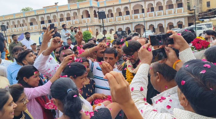 RekhaKumawat06's tweet image. जयपुर से अजमेर के रास्ते श्री लोकेश जी का जगह-जगह पर युवा साथियों द्वारा जोरदार स्वागत...😊
#LokeshSharmaInAjmer