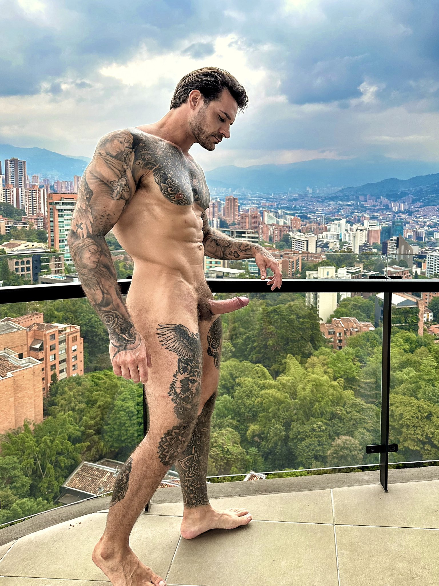 RT if you like that view… 👀 https://t.co/PGsKg8mpNN