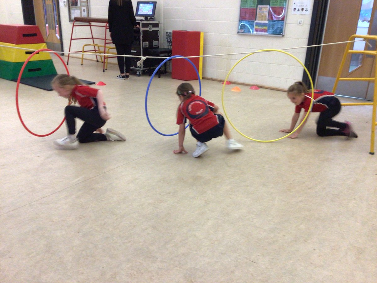 BDP_Year1's tweet photo. Year 1 are gymnastic superstars! @bentondeneprim https://t.co/u2vdt4uHlN