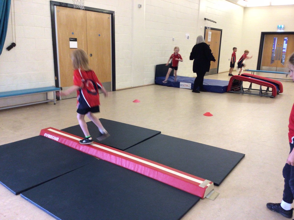 BDP_Year1's tweet photo. Year 1 are gymnastic superstars! @bentondeneprim https://t.co/u2vdt4uHlN