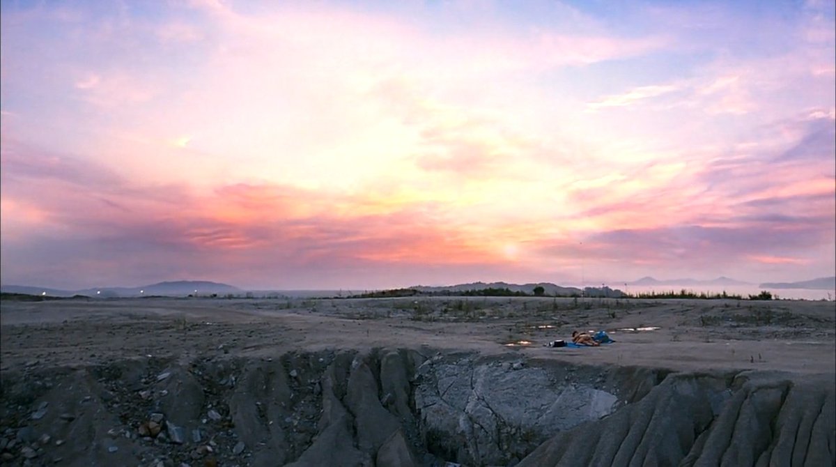 framesbygahee's tweet photo. sunset/sunrise ending ㅡ park chan-wook https://t.co/LBkbmTfmsP