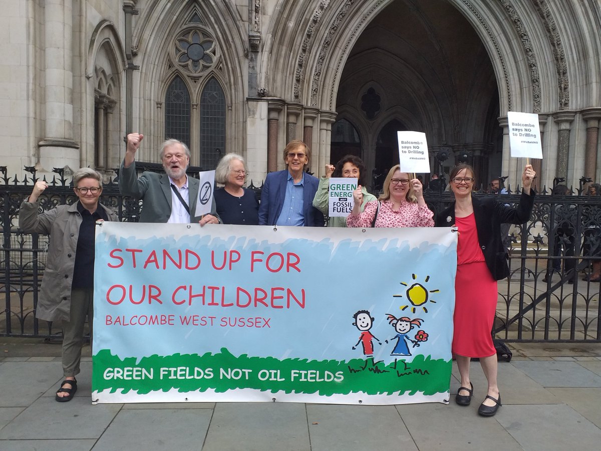 We are outside the Royal Courts of Justice today  supporting <a href="/FFBRA_Balcombe/">Frack Free Balcombe</a>. We wish them the very best of luck with their legal challenge. 

#StopBalcombeOil #WeSayNo #climatejustice