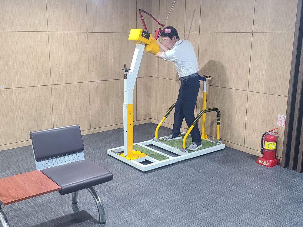 Proswing_Inc's tweet image. 평택 동문굿모닝힐4단지 입주민들의 골프연습장에 #퍼펙트스윙머신 설치하여 혼자서도 자세와 궤도를 연습 할수 있게 하였습니다.
proswing.kr
고객센터: 1899-6637
#골프스윙머신 전문제조 (주)프로스윙
#골프스윙연습장비 #골프자세연습기구 #골프궤도연습기구 #골프스윙레슨기계