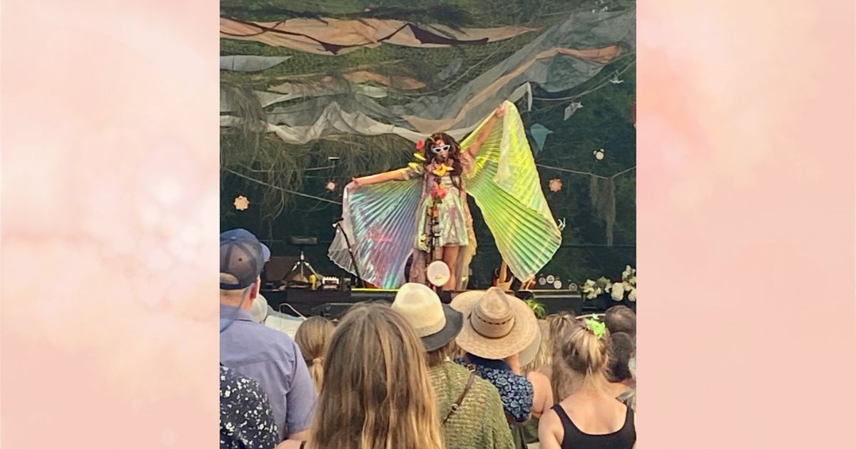 The antidote for bitterness, hatred, and fear... - mailchi.mp/2160f145607c/s…

#catalyst #valeriejune #shaktiinthemountains #joyspotting #seekbeauty