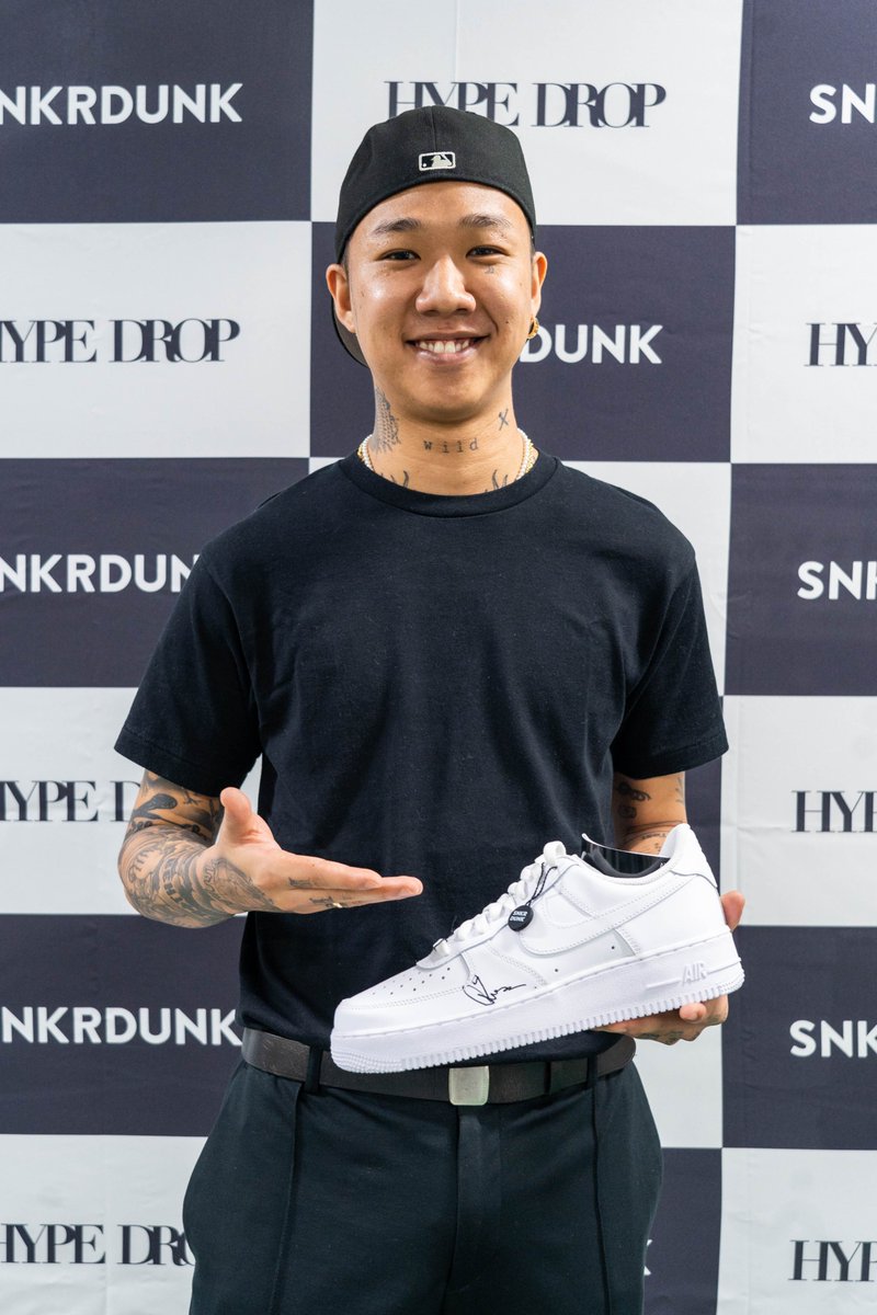 ／
guca owl 直筆サイン入りAF1をプレゼント🔥
＼

MC TYSON JAPAN TOUR FINALからアーティストのサイン入り"Nike AF1"を抽選でプレゼント✨

🤳応募方法
①アプリDL：app.adjust.com/zfk82m3
②このツイートをRT

📲詳細はこちら
snkrdunk.com/hype-drop/drop…

<a href="/guca_official/">guca owl (グカール)</a>
