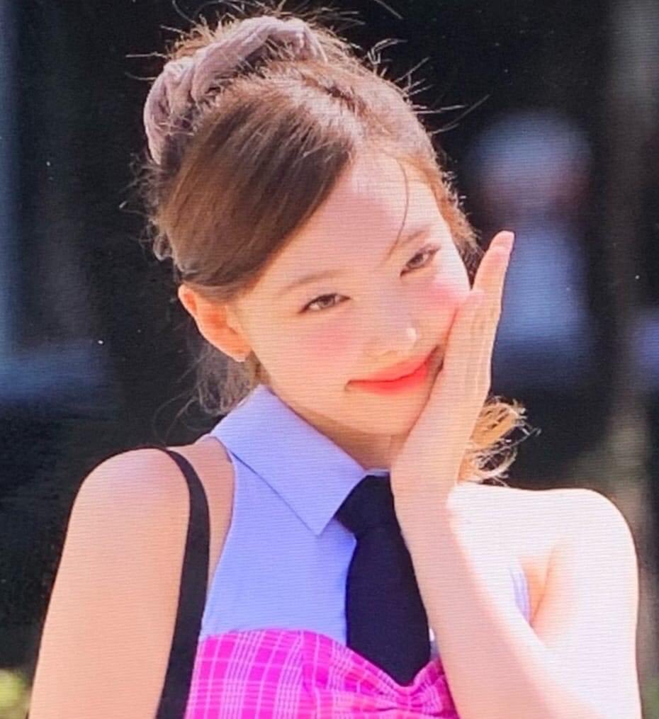 happy barbie day! #nayeon 💗