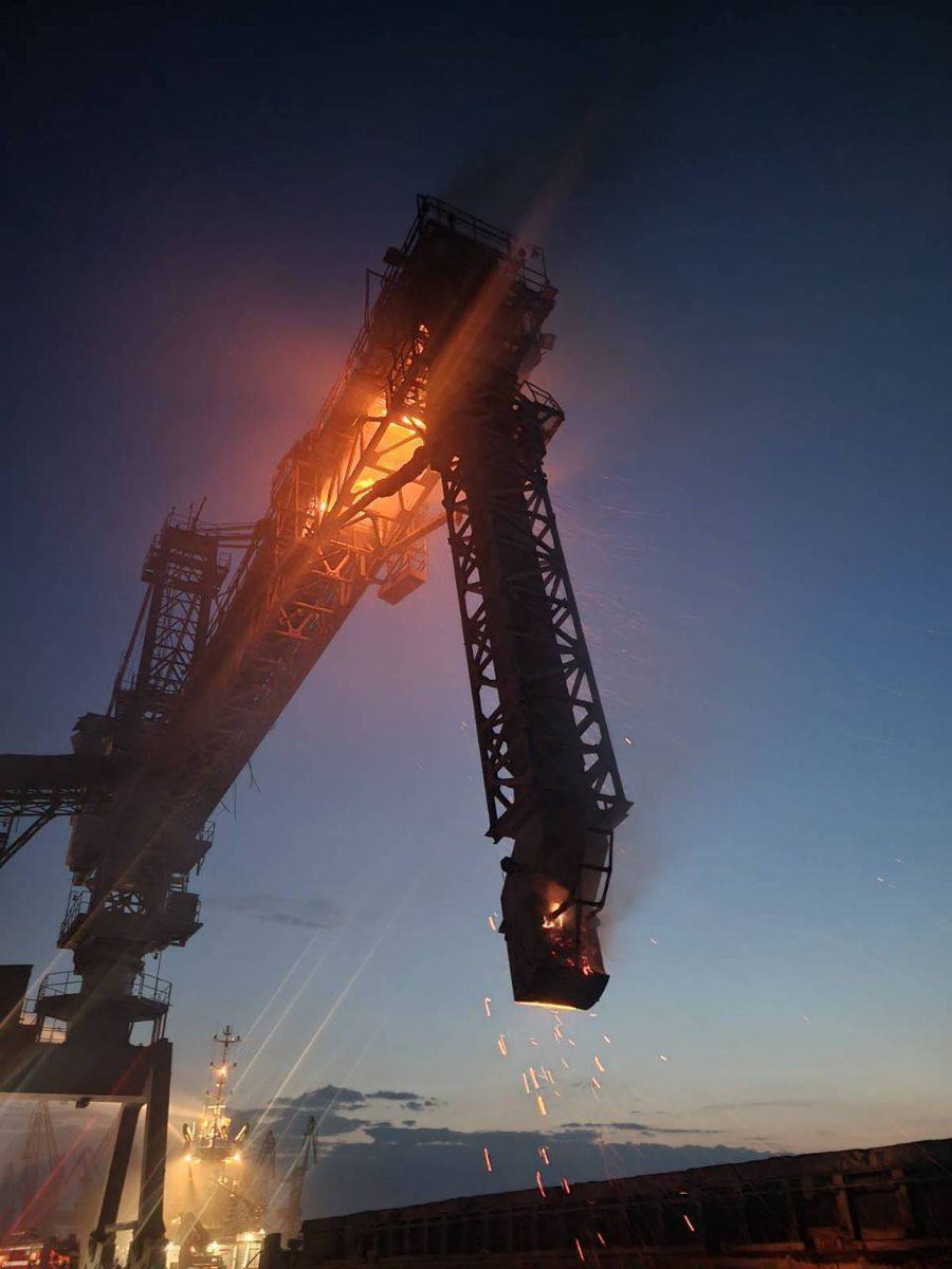 DefenceU's tweet photo. .@ZelenskyyUa 
russian terrorists deliberately targeted the infrastructure of the grain deal, and every russian missile is a blow not only to Ukraine, but also to everyone in the world who seeks a normal and safe life. https://t.co/v8r5RfoGbk