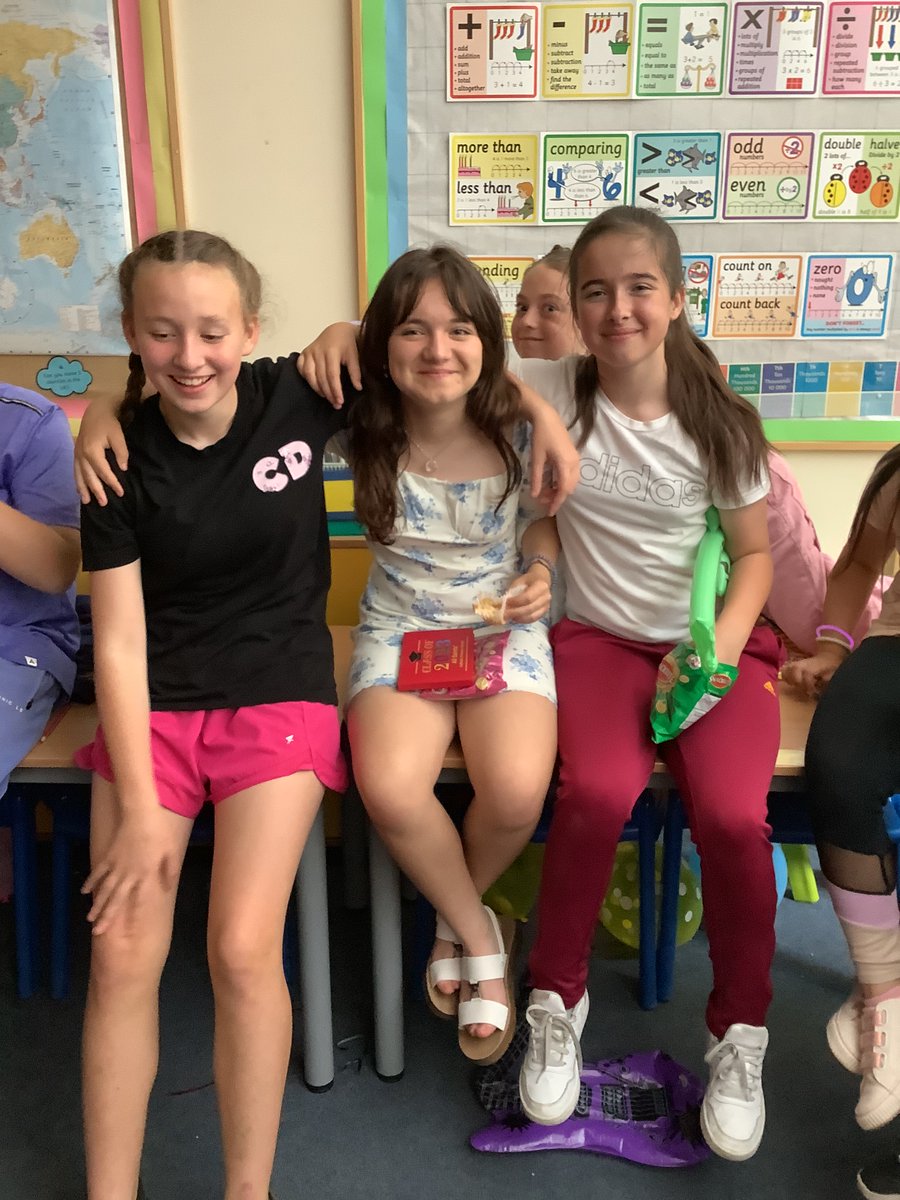 allsaintsbootle's tweet photo. Year 6 leavers disco in full swing 🎉🥳🎈 https://t.co/HshmYpkNq1