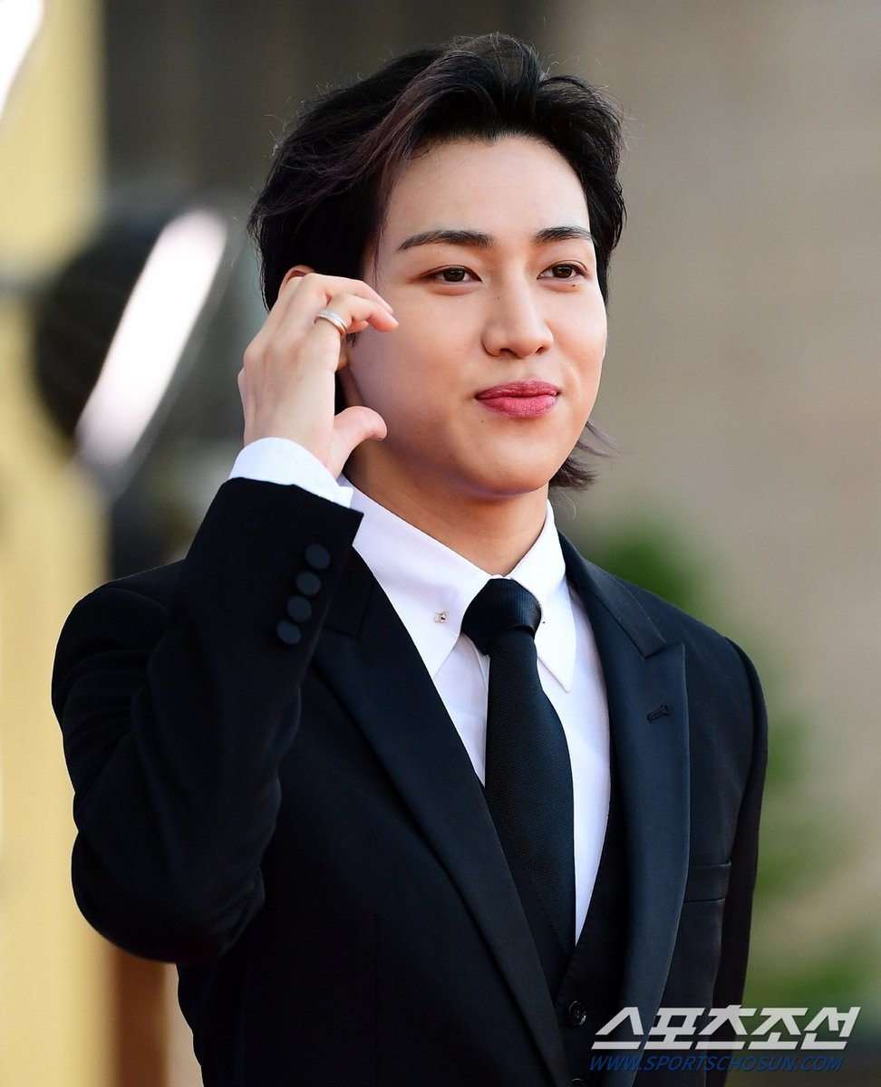 TheHallyuNews's tweet photo. #GOT7 #BAMBAM at the “2nd Blue Dragon Series Awards” — Photo Wall https://t.co/J0M4hEjdcp