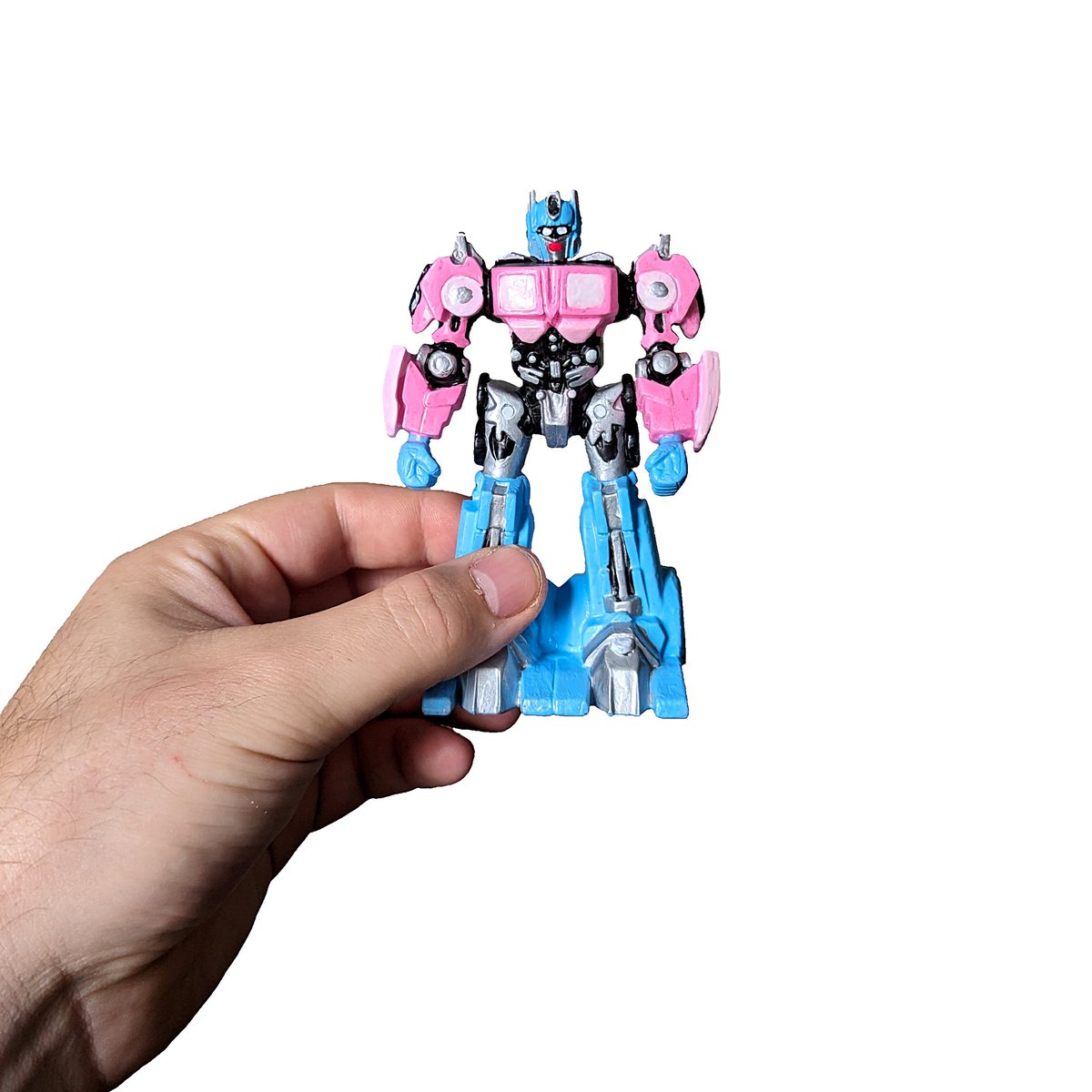 bengore's tweet photo. Optimus Pride https://t.co/ktcRPYFYEl