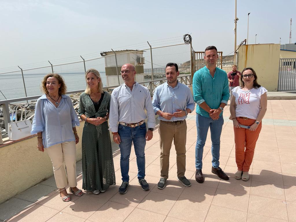 CeutaAhora (@ceuta_ahora) on Twitter photo 📸#Política #Elecciones2023 El eurodiputado de <a href="/vox_es/">VOX 🇪🇸</a>, <a href="/Jorgebuxade/">Jorge Buxadé</a> , visita #Ceuta para apoyar la candidatura de su partido en las elecciones del #23J <a href="/TeresaGdVinuesa/">Teresa López Álvarez</a> <a href="/ymerelo_/">yolanda mp</a> <a href="/VerdejoCeuta/">Carlos Verdejo</a> <a href="/redondo_pacheco/">Juan Sergio Redondo Pacheco</a> 📸#Política #Elecciones2023 El eurodiputado de <a href="/vox_es/">VOX 🇪🇸</a>, <a href="/Jorgebuxade/">Jorge Buxadé</a> , visita #Ceuta para apoyar la candidatura de su partido en las elecciones del #23J <a href="/TeresaGdVinuesa/">Teresa López Álvarez</a> <a href="/ymerelo_/">yolanda mp</a> <a href="/VerdejoCeuta/">Carlos Verdejo</a> <a href="/redondo_pacheco/">Juan Sergio Redondo Pacheco</a>