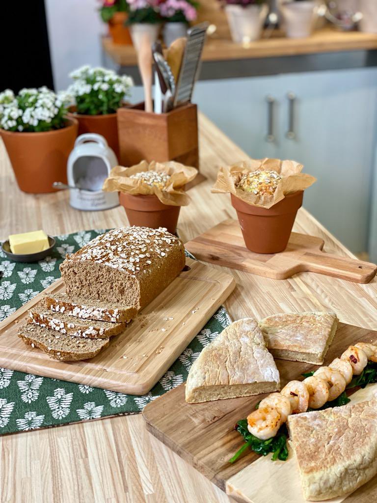 BallyknockenHCS's tweet photo. We are so excited to say that “Baking at Ballyknocken” is premiering on @RecipeDotTV in the USA currently! 🇺🇸

Special thanks to everyone at @WicklowNatural1 &amp; wonderful Emmy award winning producer  @LisaReneeR ! 

#baking #ballyknocken #wicklow #irishcountryside #irishbaking https://t.co/1IiNz62fLk