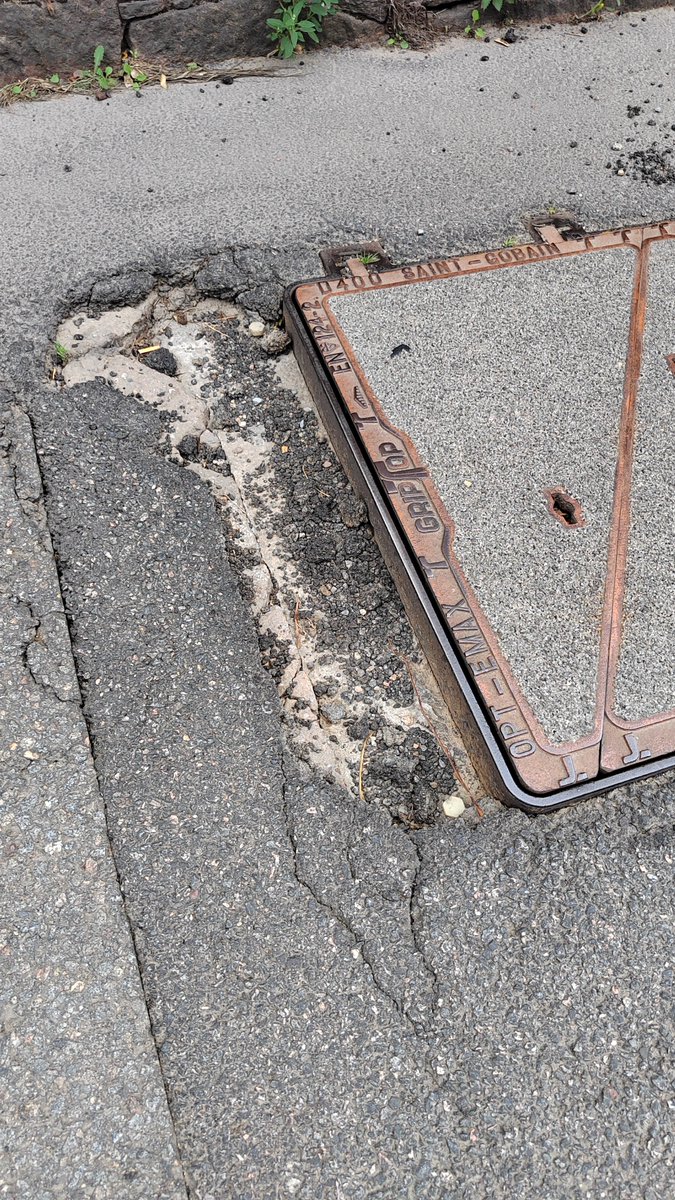 marcusferbrache's tweet photo. I gather this pot hole on Trinity Hill was reported to @jtsocial a couple of weeks ago. Getting bigger and a danger to cyclists. Motorists swerving to avoid it. When will it be fixed? https://t.co/4OxV4bza1C