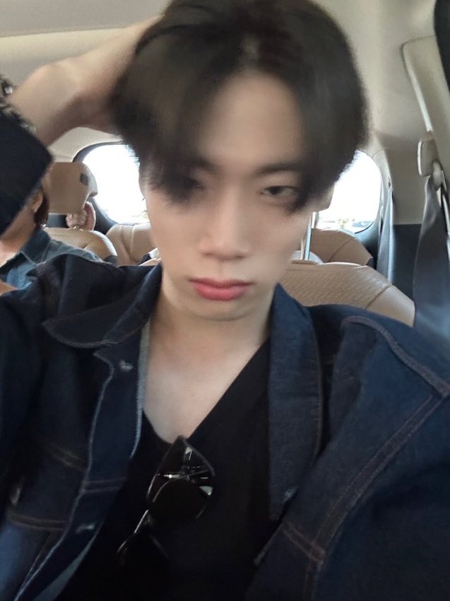 clowjfs's tweet photo. CHRISSS https://t.co/EFkQHWuxt7