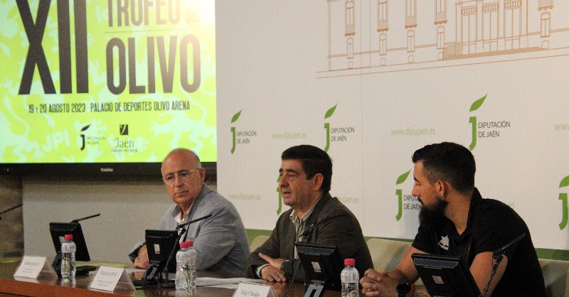 JaenFS's tweet photo. ⚽️ Jaén será la capital del fútbol sala mundial

🎙️ Esta mañana tuvo lugar la presentación oficial del XII Trofeo del Olivo

💛 El acto ha contado con la presencia de @pacoreyesm, presidente de la Diputación de Jaén, @germanJPIFS y @pablotaborda86

#SomosJaén💛